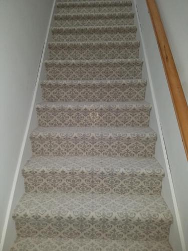 connecticut carpet installation stairs (111)